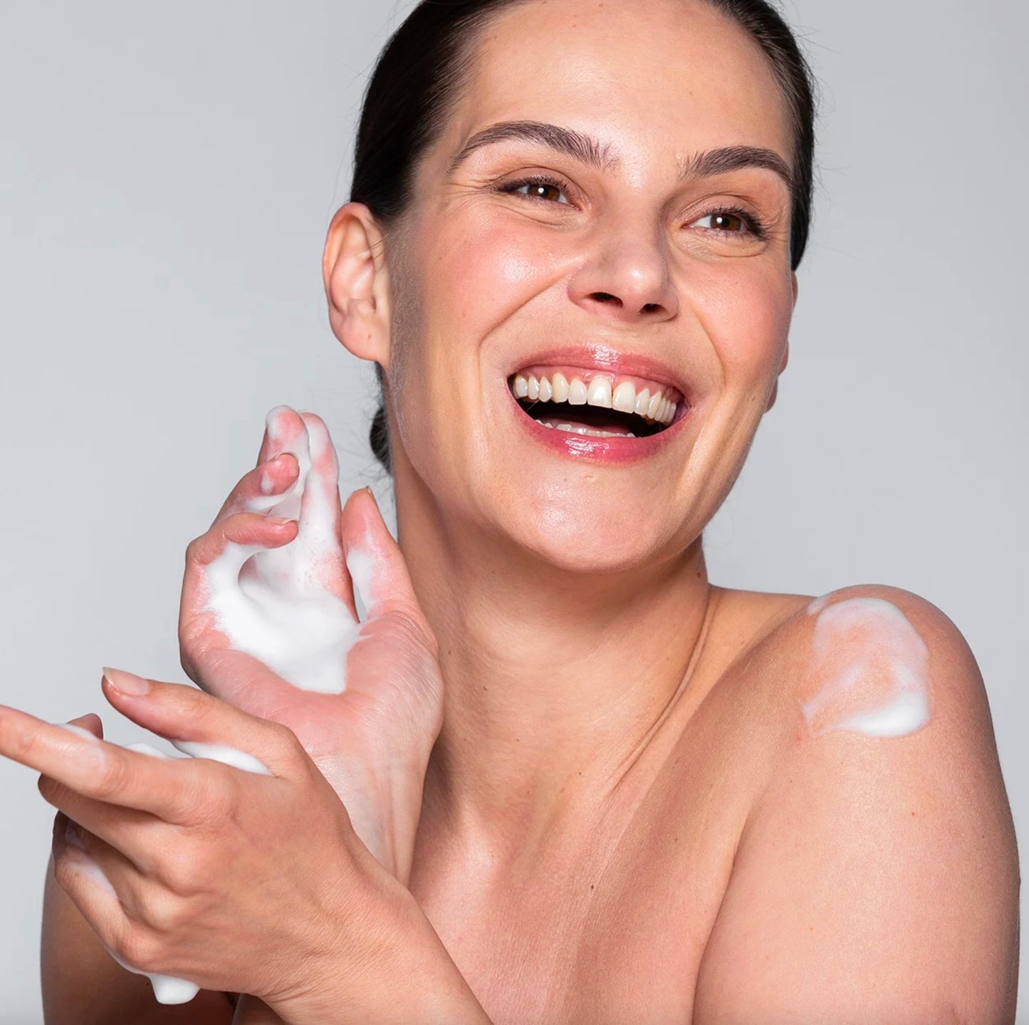 Micro Foam Cleanser Sensitive (ohne Duft) 200ml x 6 (buy 6 get 1 for free)