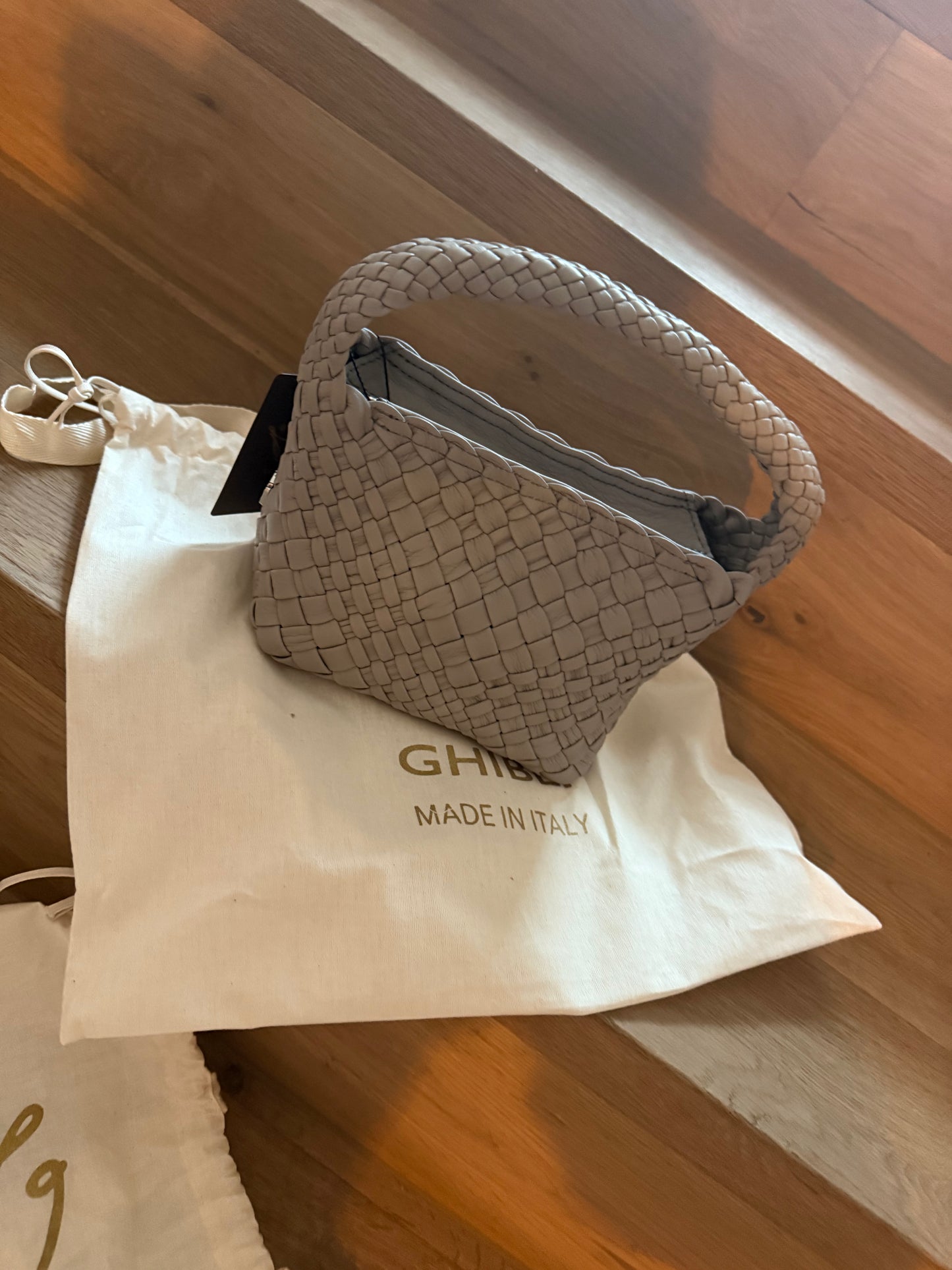 Ghibli 4507 - Calfskin Black Top Handle Bag（color grigio - light grey）On Stock